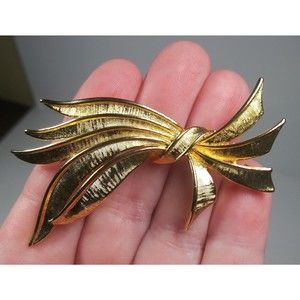 Vintage Gold Tone Brooch Bow Design Gift for Mother Wife